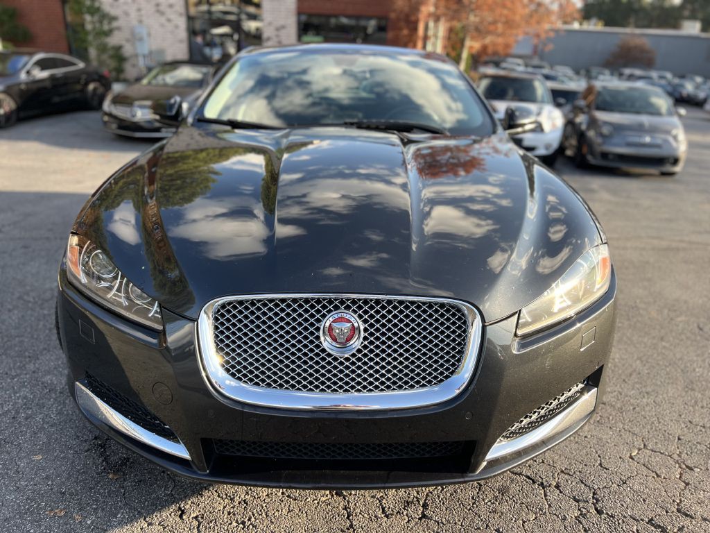 2014 Jaguar XF Image 2