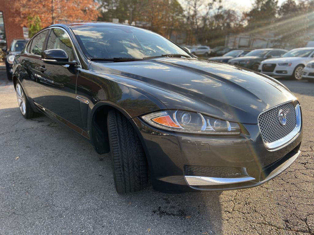2014 Jaguar XF Image 3