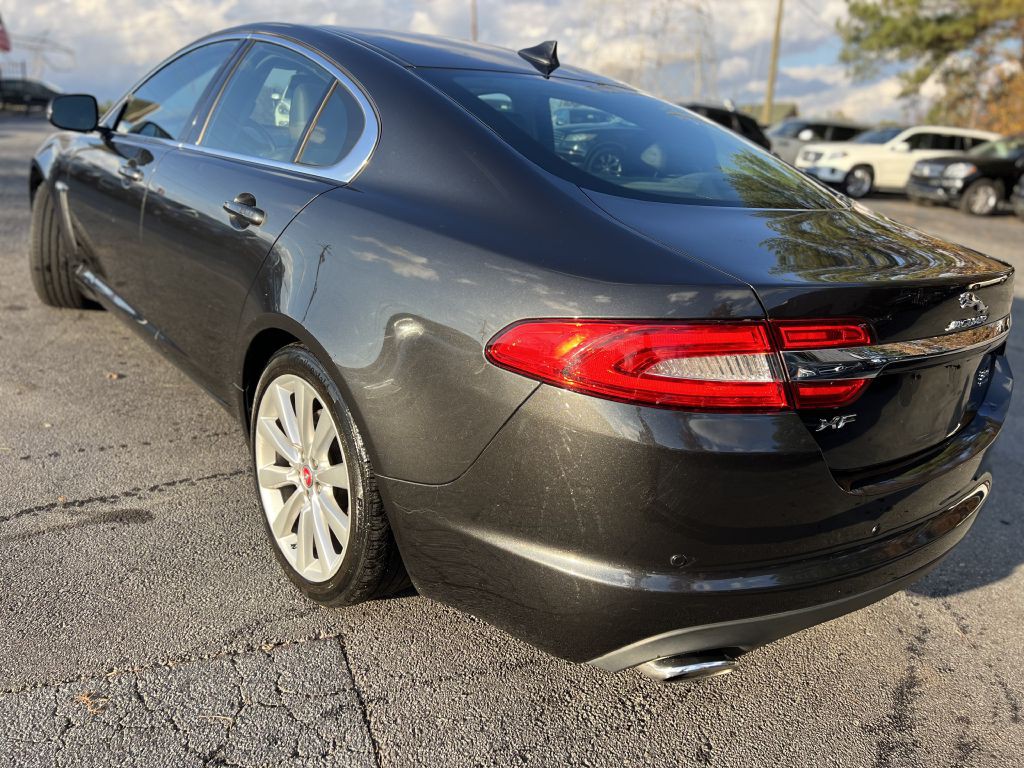2014 Jaguar XF Image 6