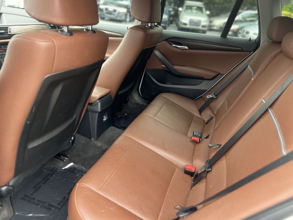 2013 BMW X1 Image 11