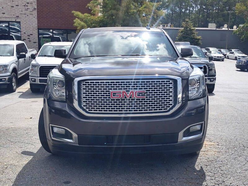 2017 GMC Yukon Image 2