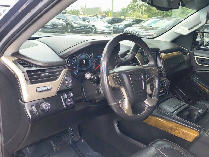 2017 GMC Yukon Image 9