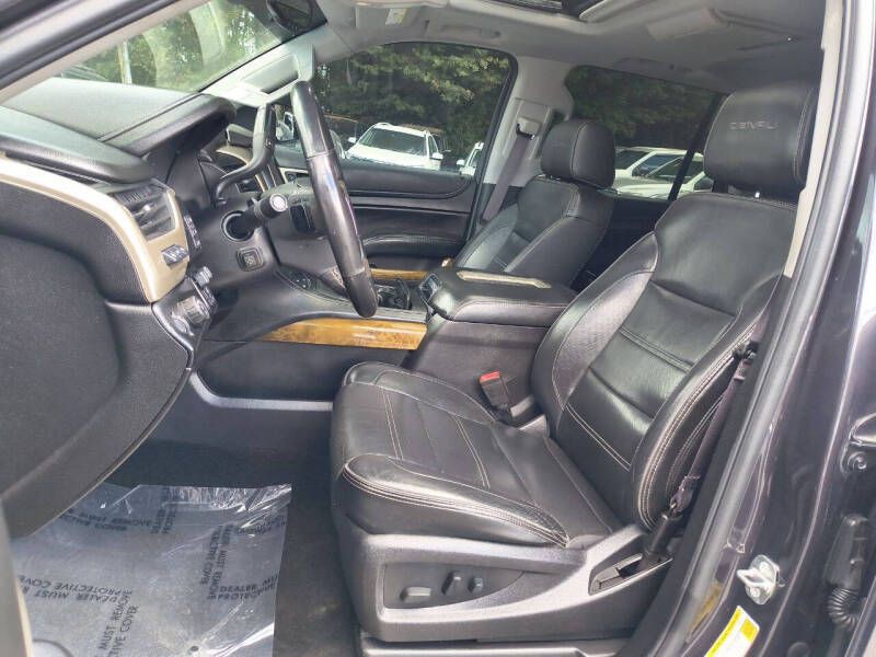 2017 GMC Yukon Image 10