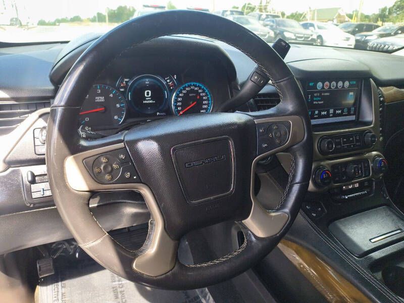 2017 GMC Yukon Image 19