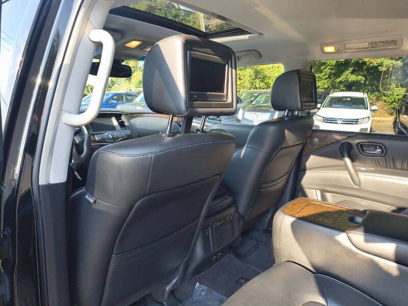 2017 INFINITI QX80 Image 11