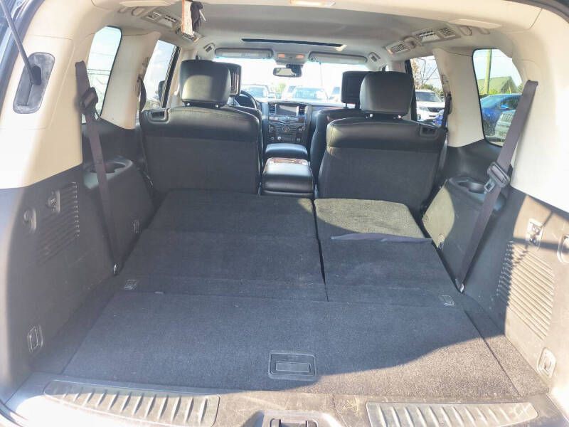 2017 INFINITI QX80 Image 13