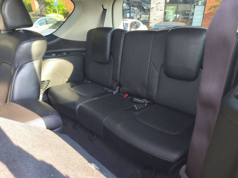 2017 INFINITI QX80 Image 14
