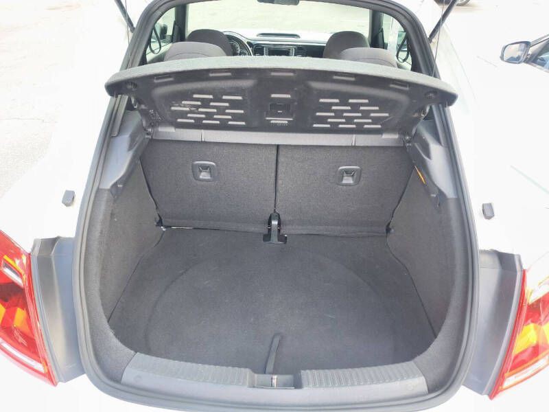 2016 Volkswagen Beetle Image 16