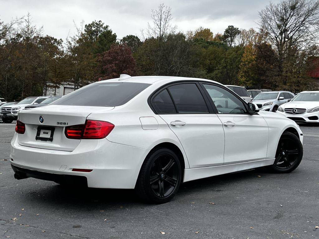 2012 BMW 3 Series Image 5