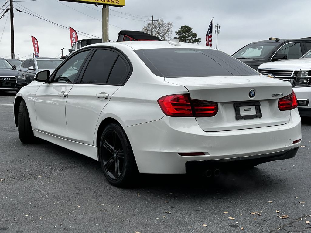2012 BMW 3 Series Image 7