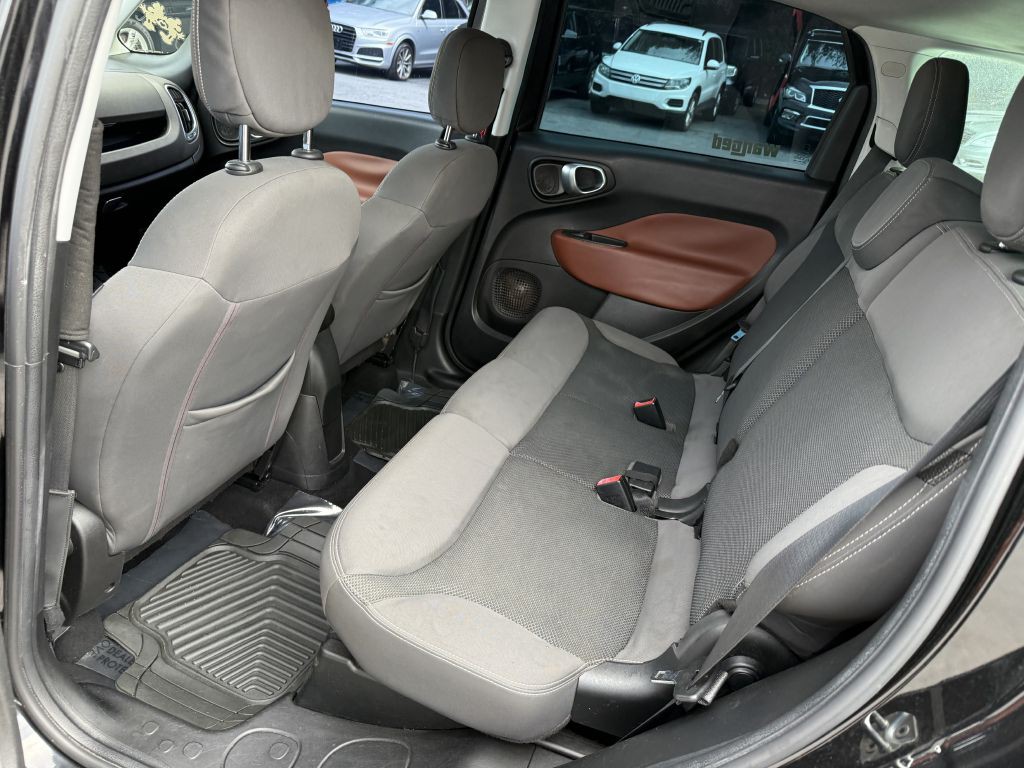 2014 FIAT 500L Image 11