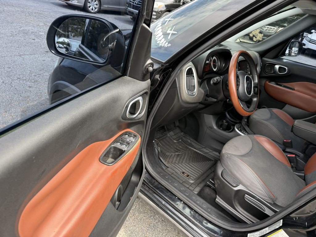 2014 FIAT 500L Image 14
