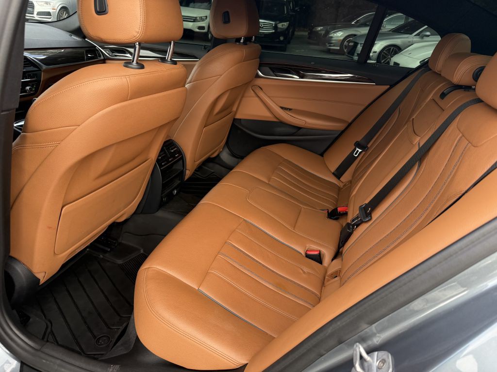 2018 BMW 5 Series Image 11