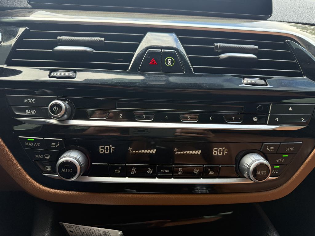 2018 BMW 5 Series Image 17