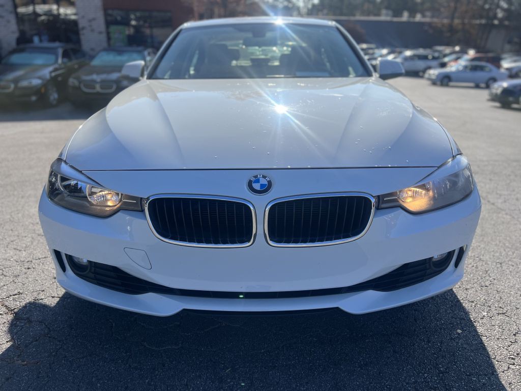 2014 BMW 3 Series Image 2
