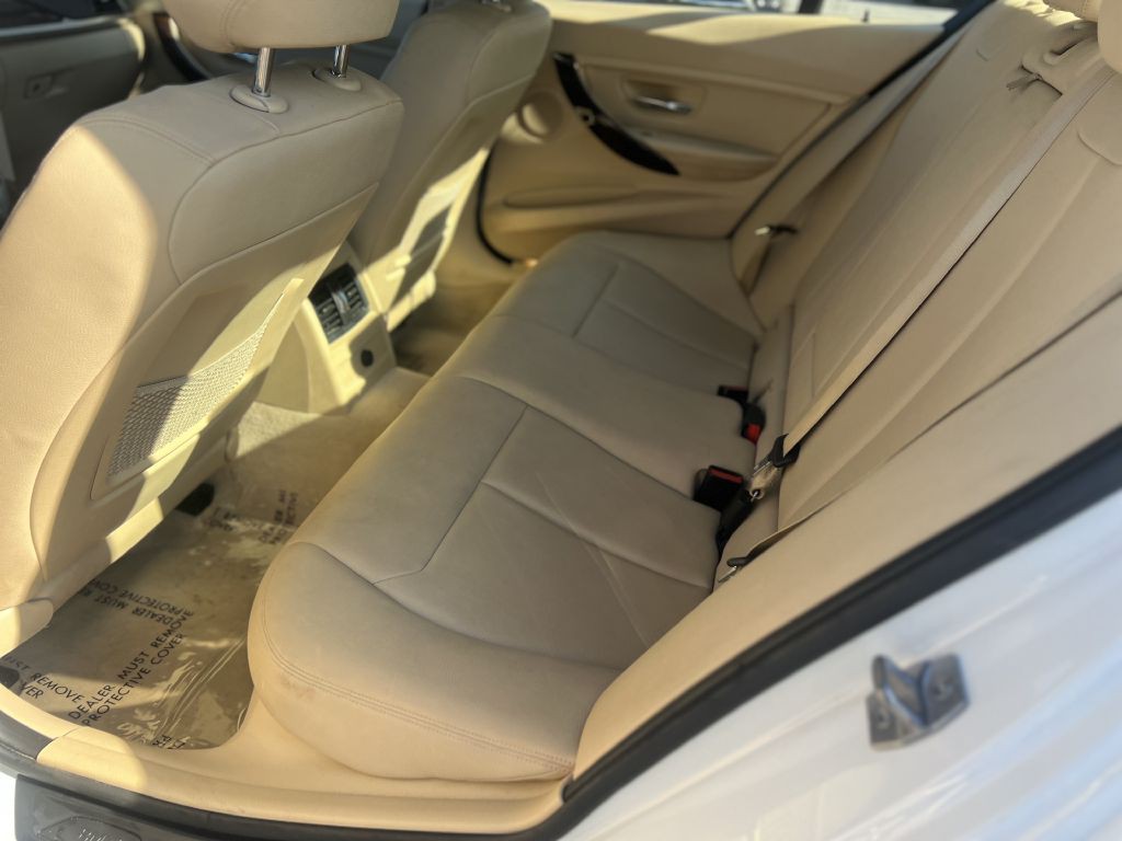 2014 BMW 3 Series Image 8