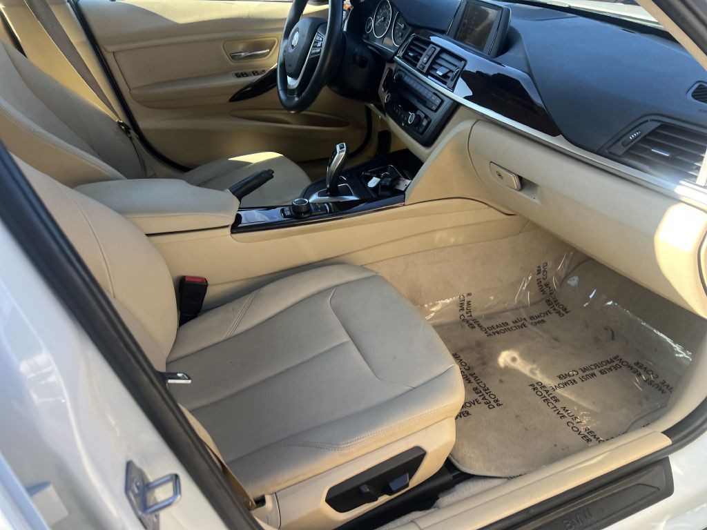 2014 BMW 3 Series Image 10