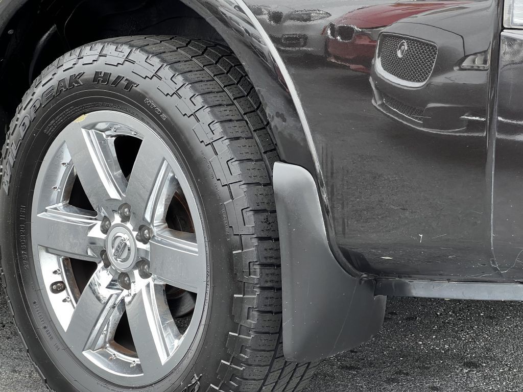 2011 Nissan Armada Image 11