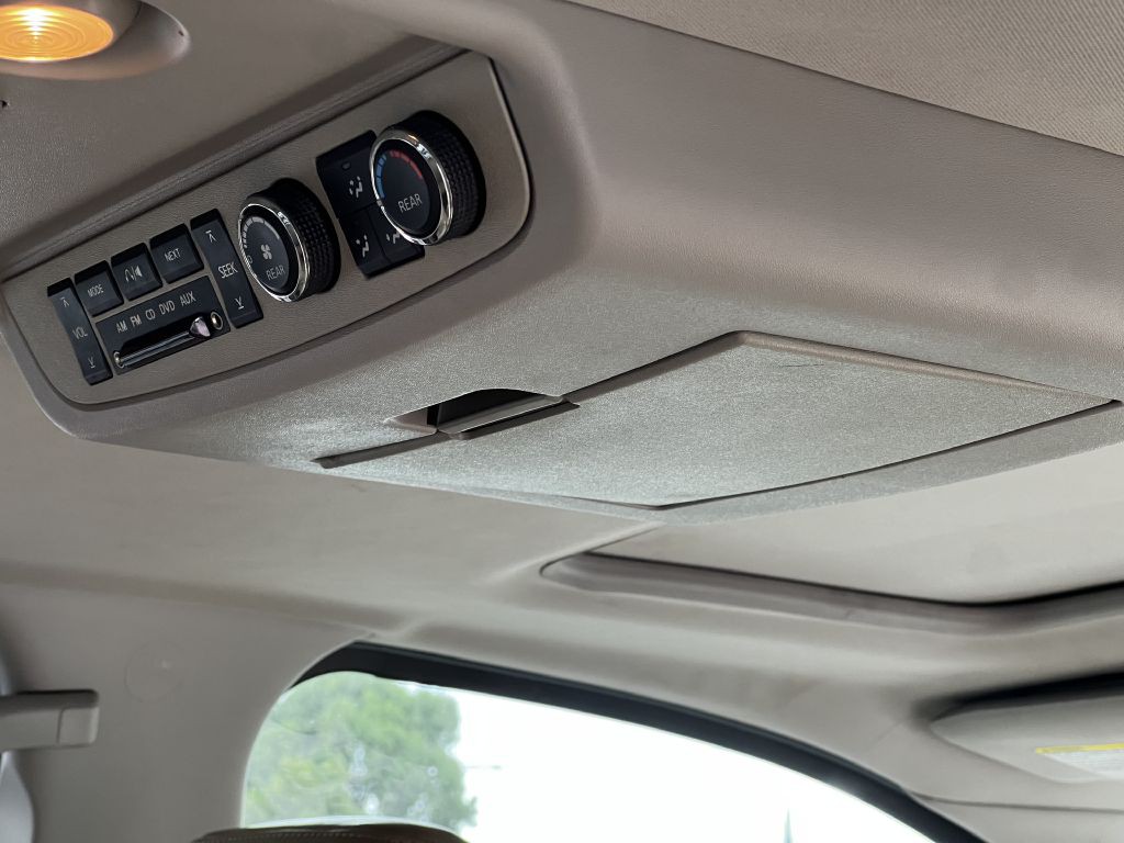 2011 Nissan Armada Image 17