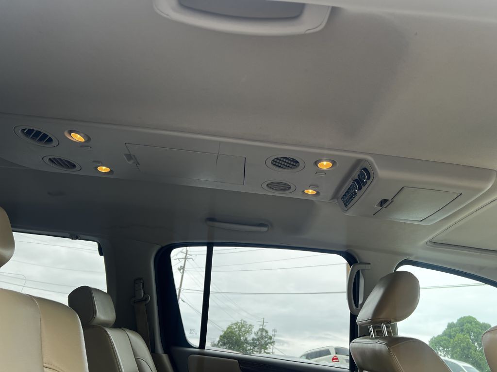 2011 Nissan Armada Image 18