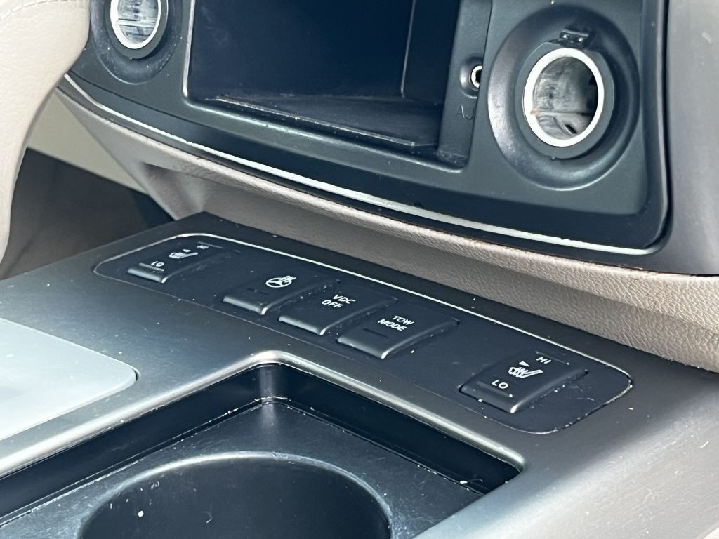 2011 Nissan Armada Image 28