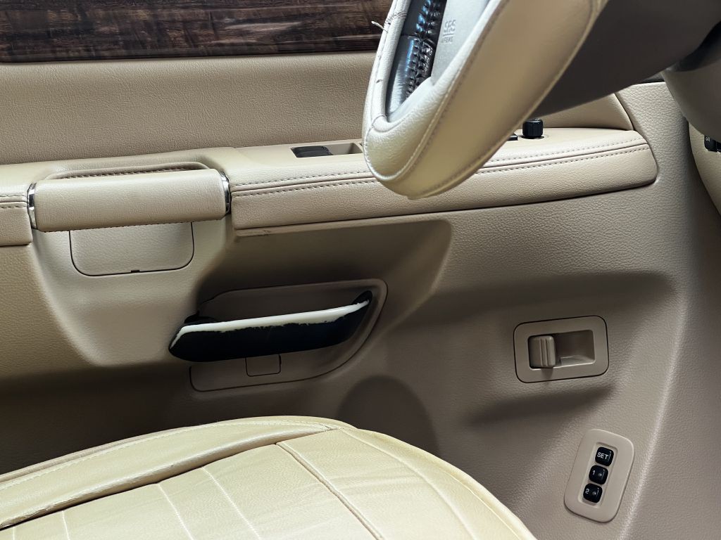 2011 Nissan Armada Image 30