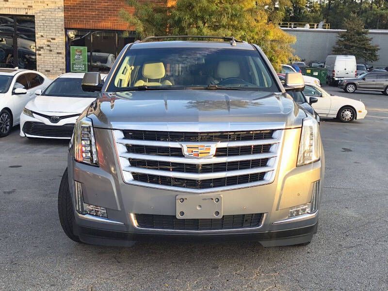 2018 Cadillac Escalade Image 2