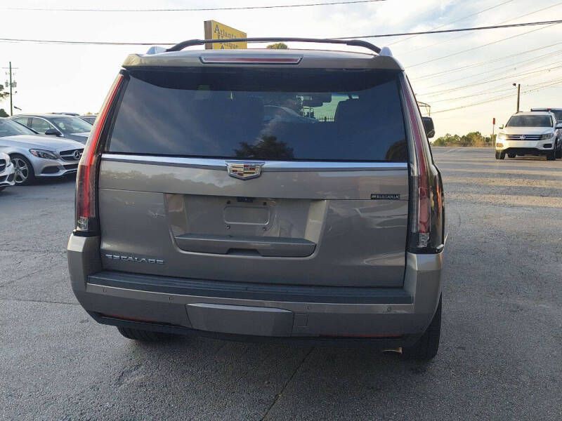 2018 Cadillac Escalade Image 5