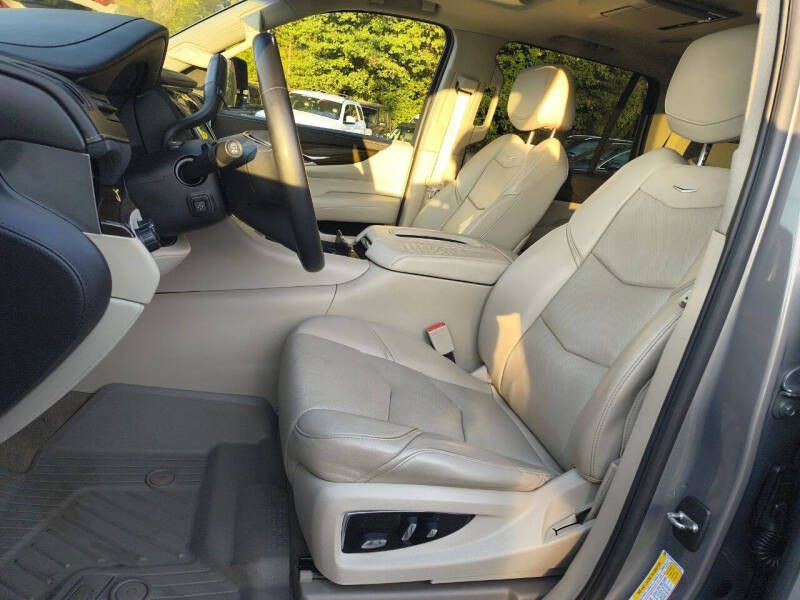 2018 Cadillac Escalade Image 10