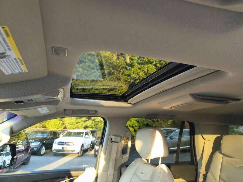 2018 Cadillac Escalade Image 11