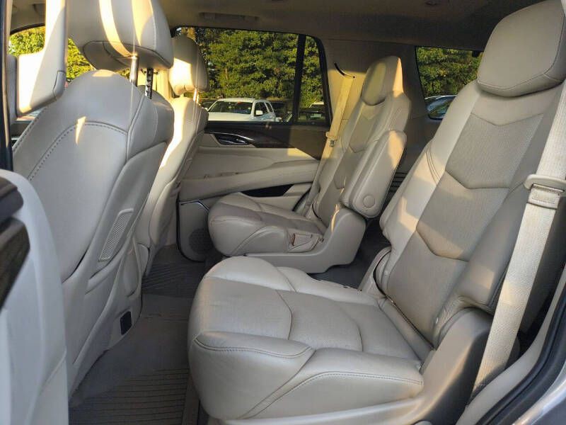 2018 Cadillac Escalade Image 13