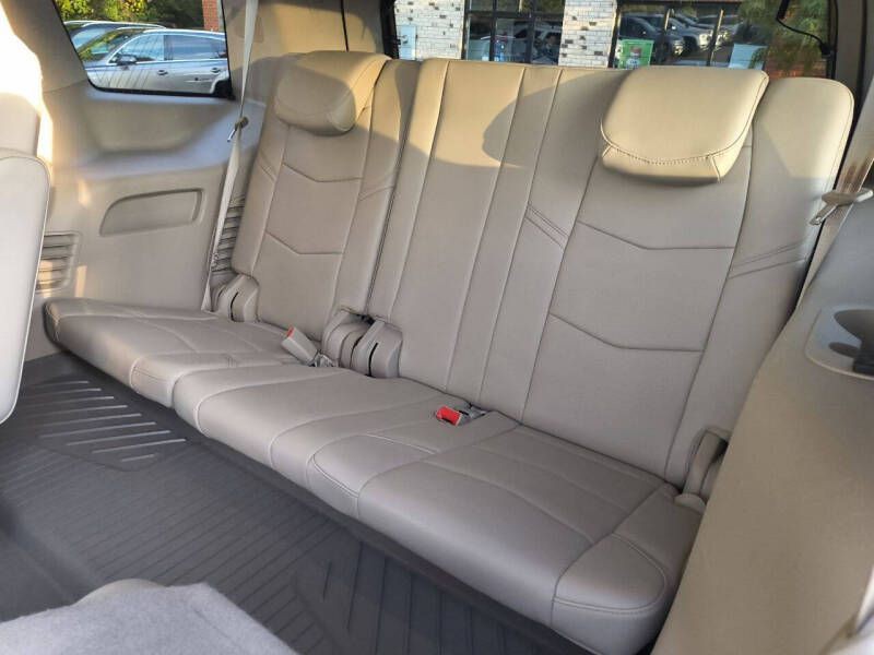 2018 Cadillac Escalade Image 14