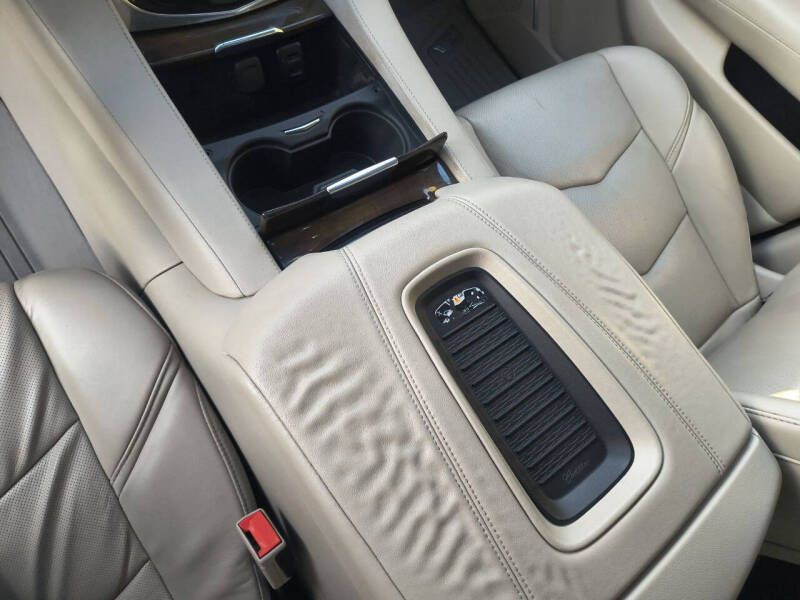 2018 Cadillac Escalade Image 22