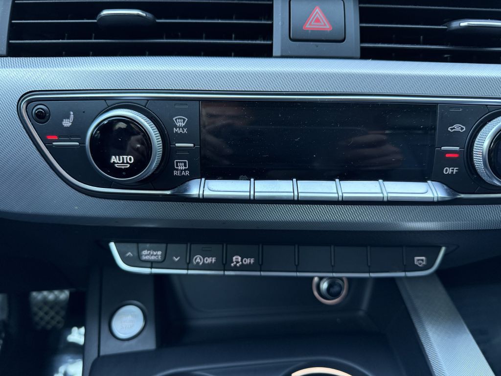 2017 Audi A4 Image 9