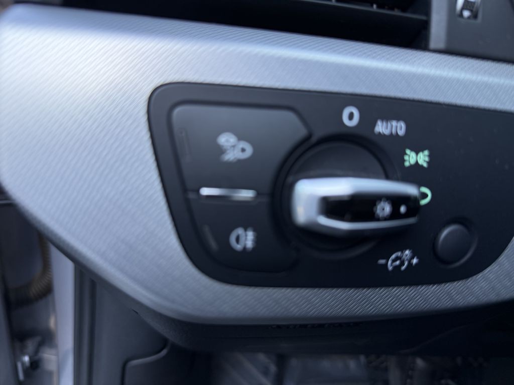 2017 Audi A4 Image 11