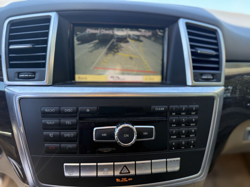 2012 Mercedes-Benz M-Class Image 11