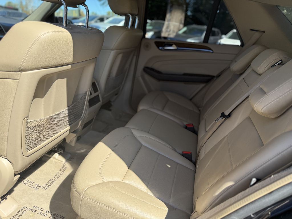 2012 Mercedes-Benz M-Class Image 18