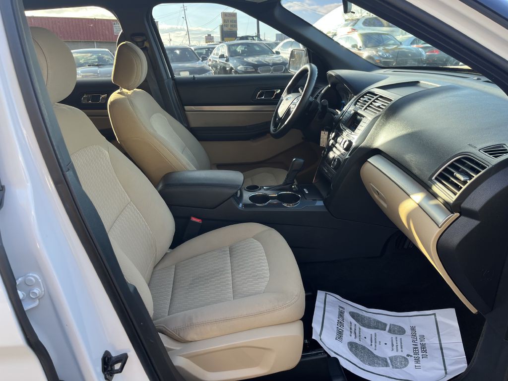 2017 Ford Explorer Image 10