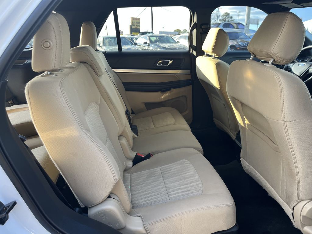 2017 Ford Explorer Image 11