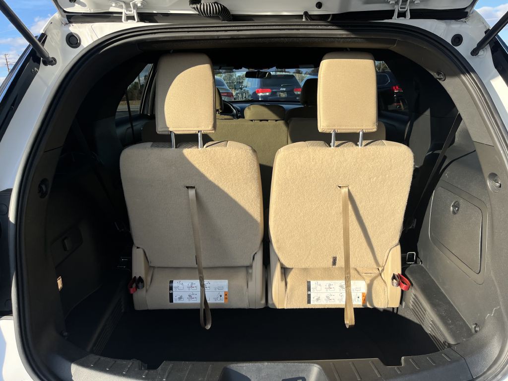 2017 Ford Explorer Image 12