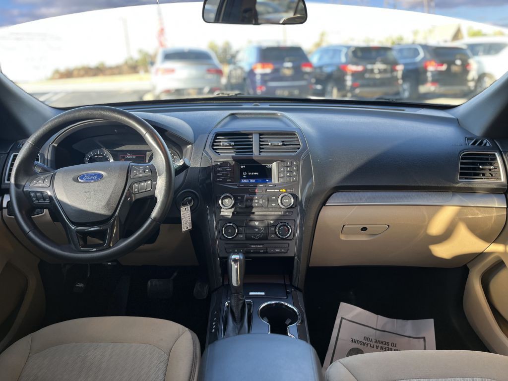 2017 Ford Explorer Image 13