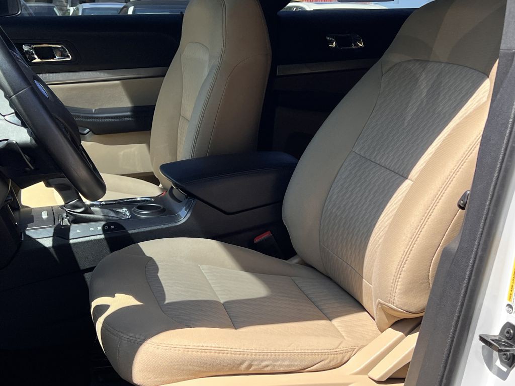 2017 Ford Explorer Image 21