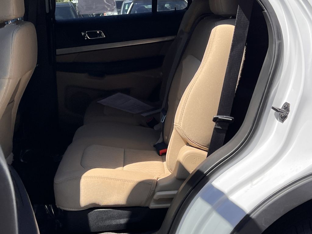 2017 Ford Explorer Image 22