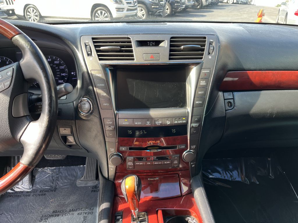 2008 Lexus LS Image 12