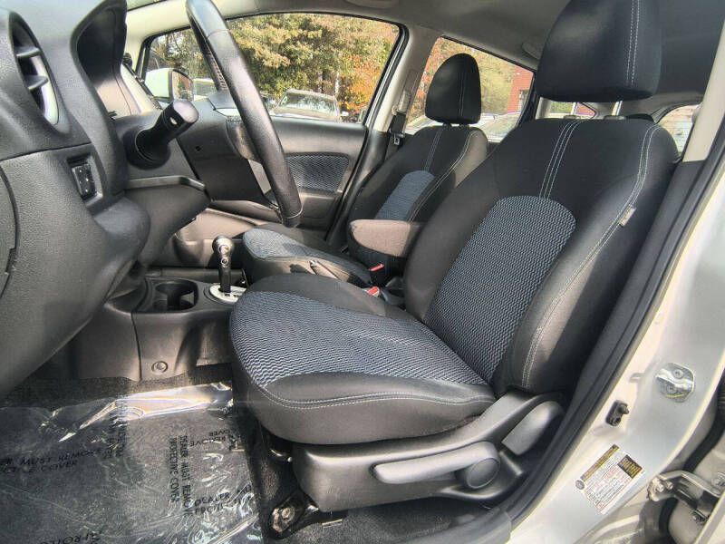 2015 Nissan Versa Image 10