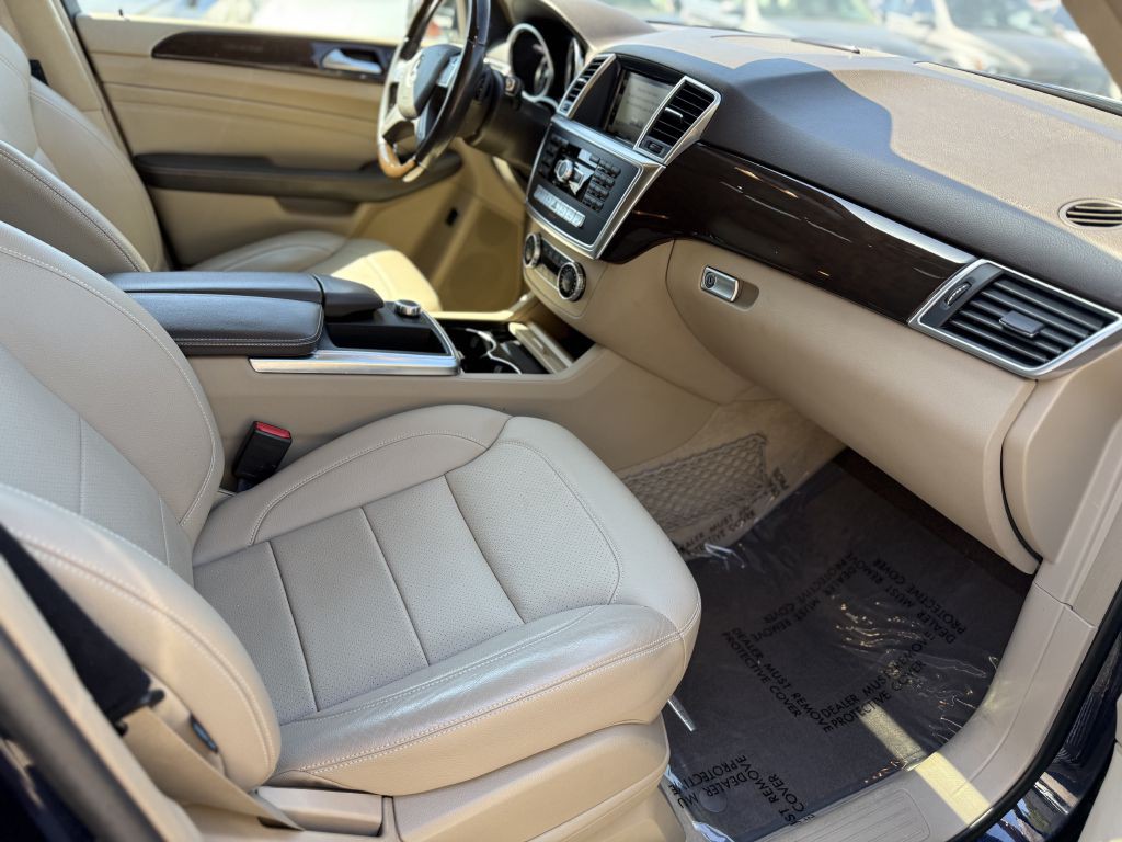 2015 Mercedes-Benz M-Class Image 9