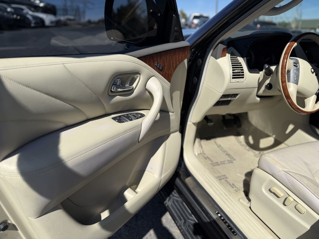 2016 INFINITI QX80 Image 7