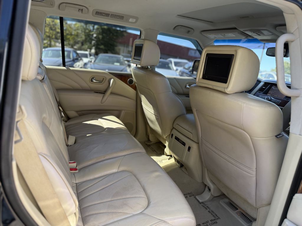 2016 INFINITI QX80 Image 11
