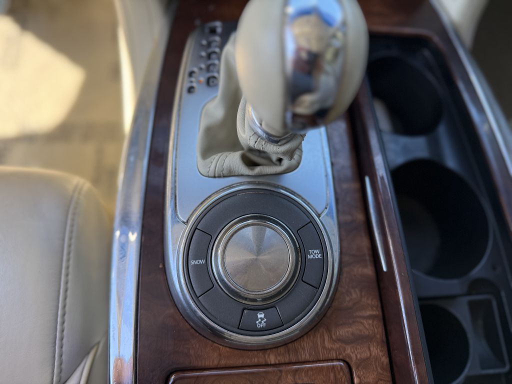 2016 INFINITI QX80 Image 12