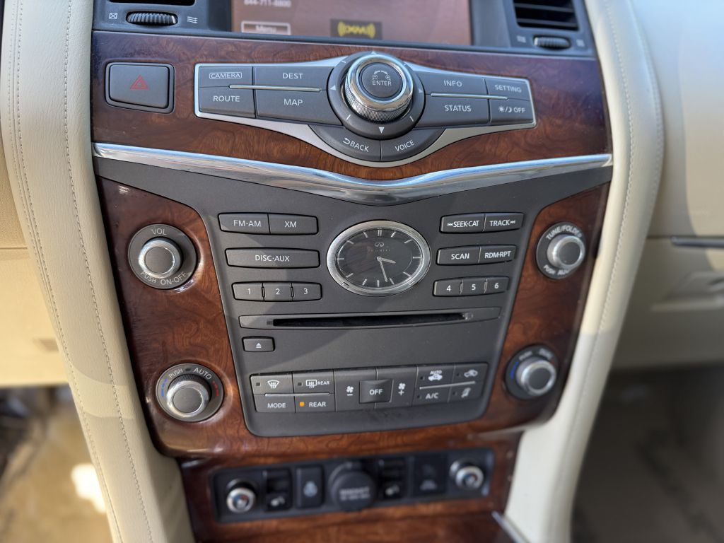 2016 INFINITI QX80 Image 14